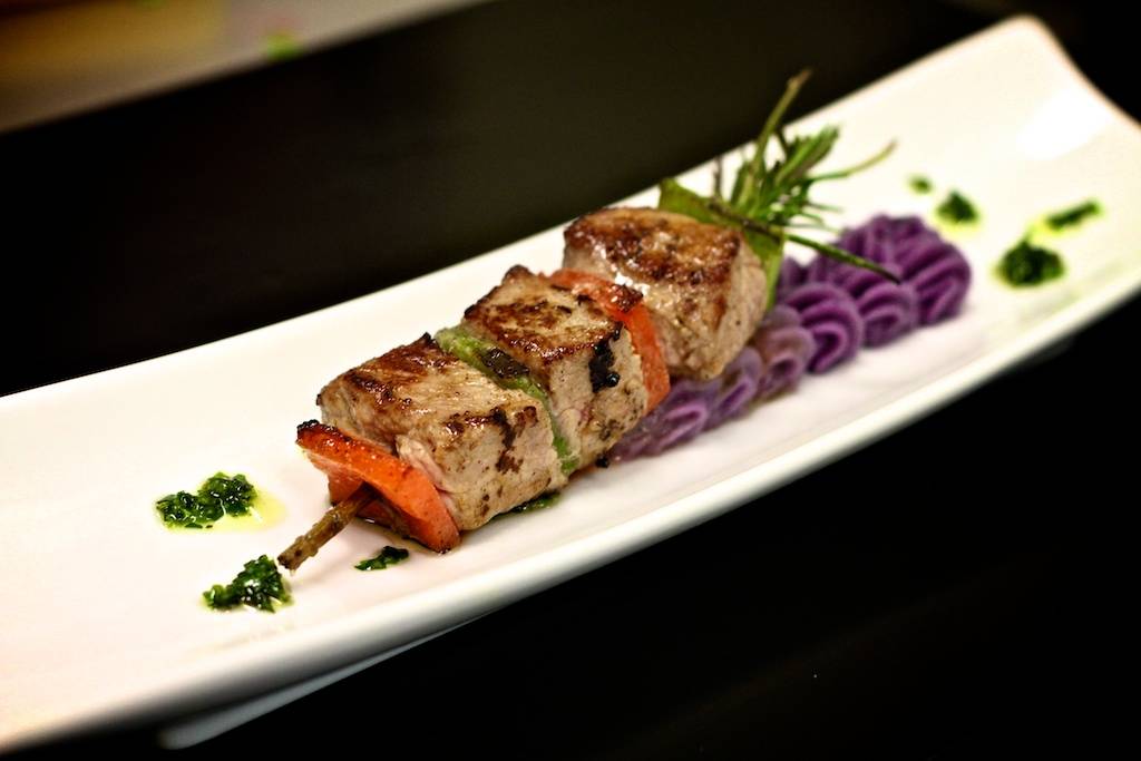 Brochette de viande grillée servie au Restaurant Nord